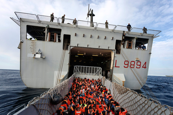 When the migrants land on the Sicilian shores: from the docking to the relocation